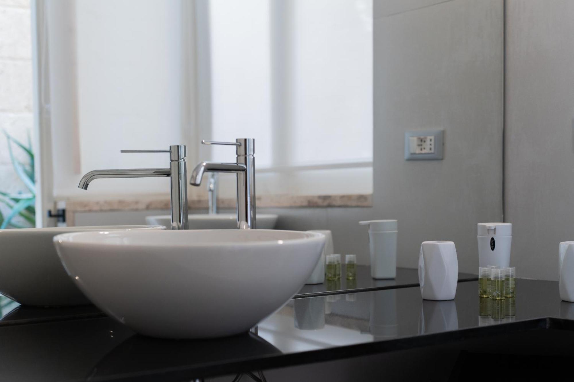 Dimora Barocca Luxury Suites Лече Екстериор снимка
