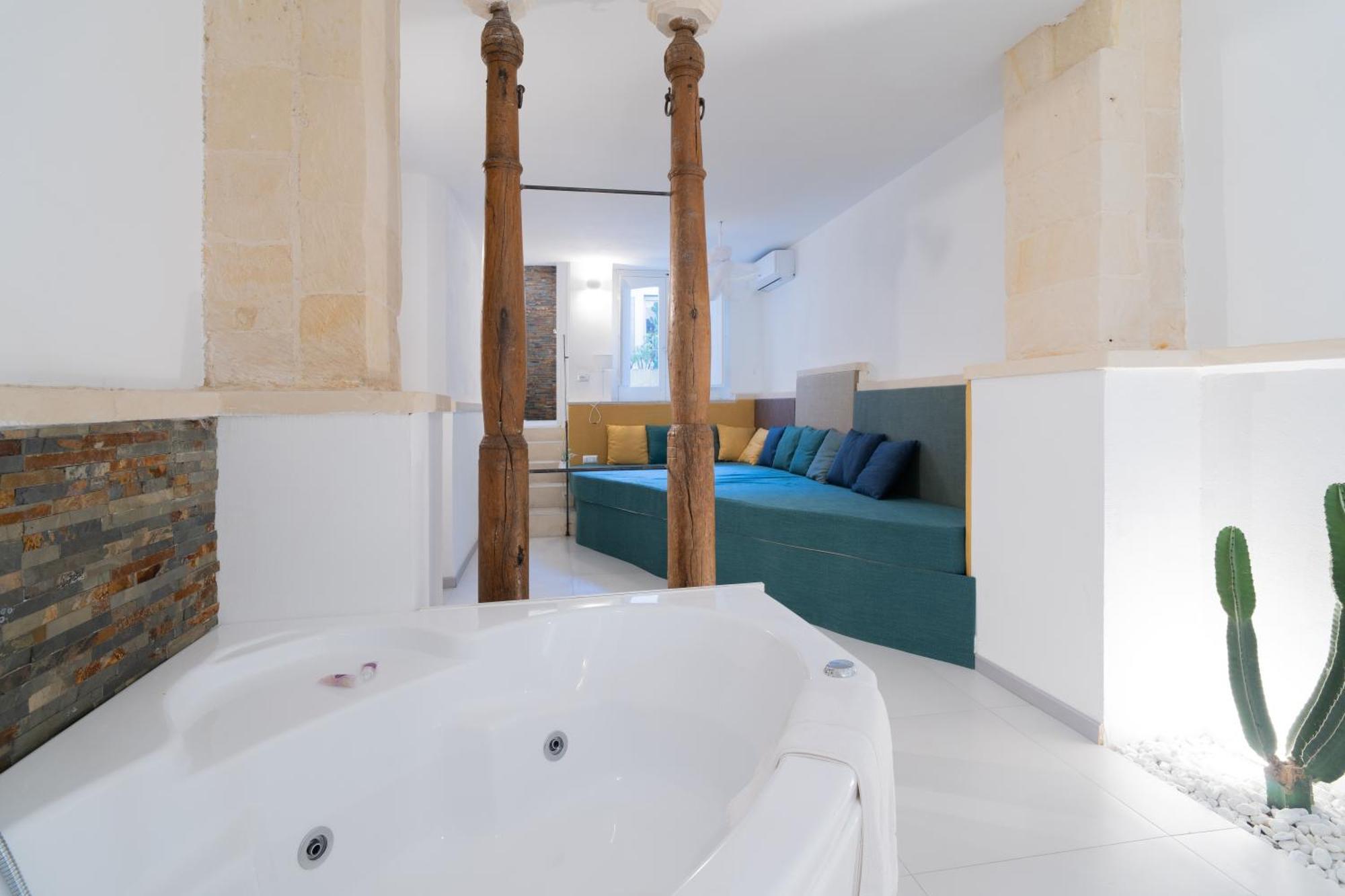 Dimora Barocca Luxury Suites Лече Екстериор снимка