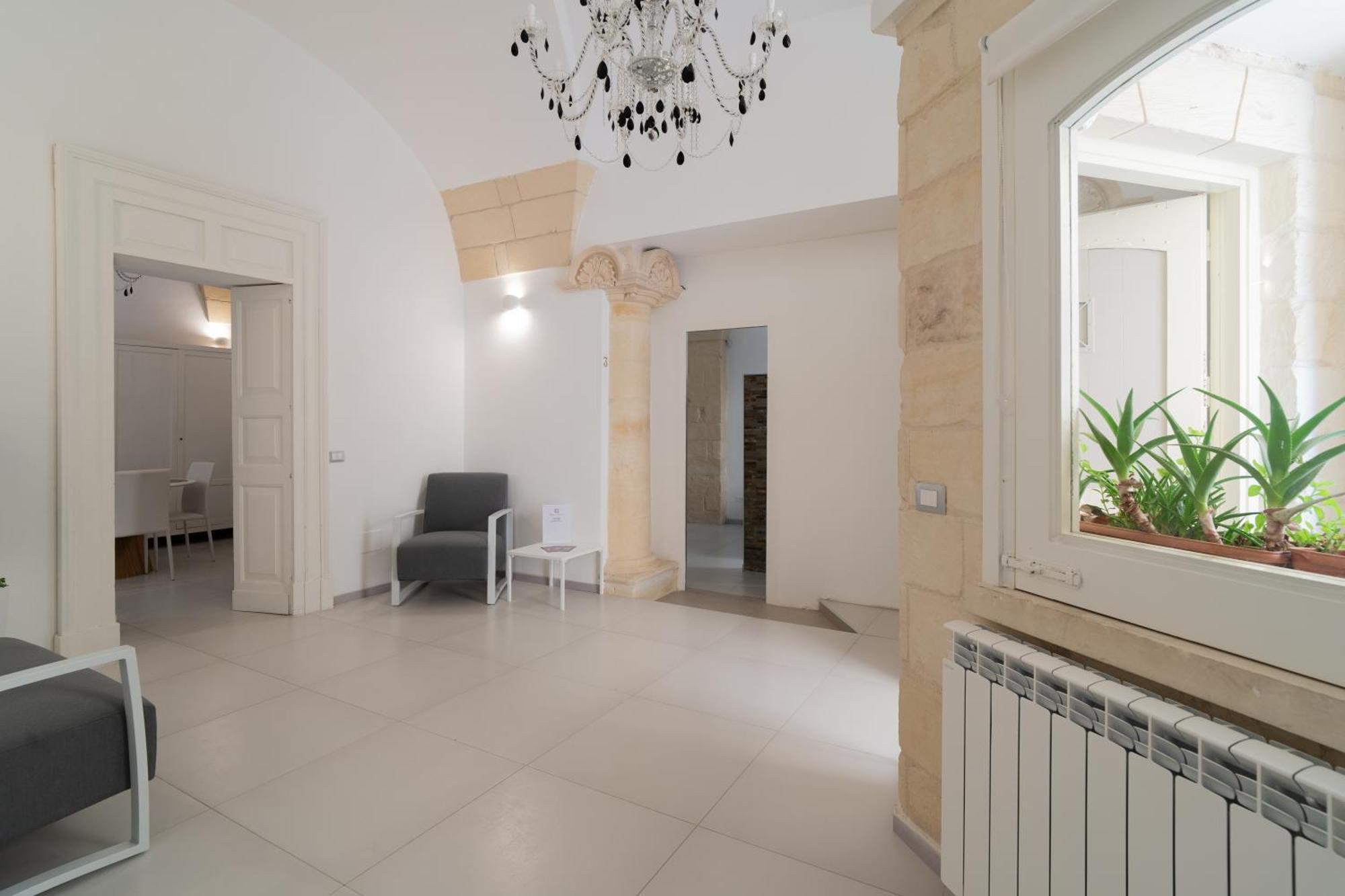 Dimora Barocca Luxury Suites Лече Екстериор снимка