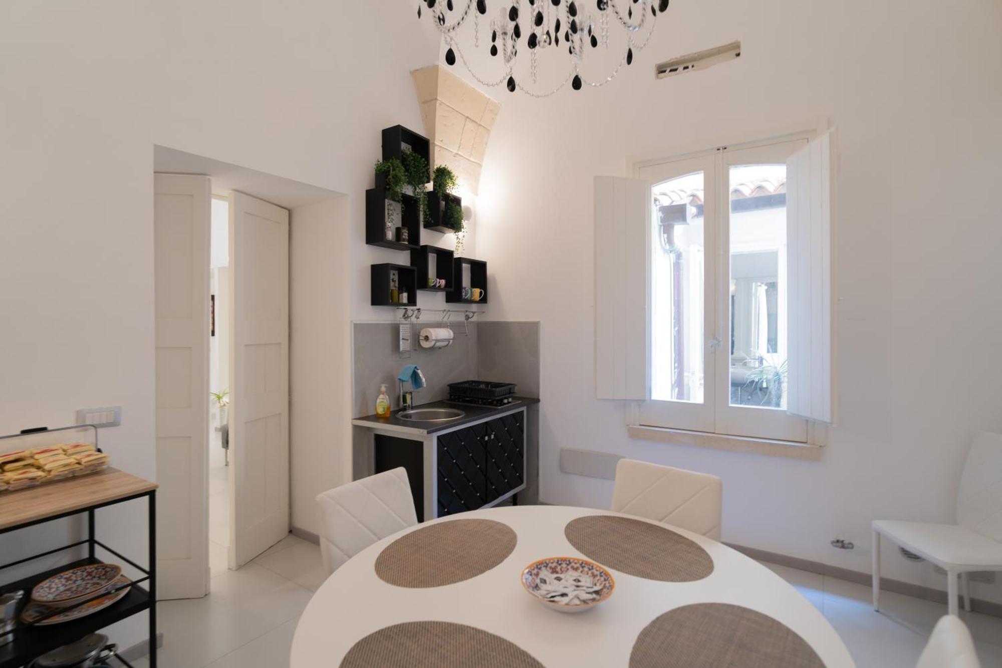 Dimora Barocca Luxury Suites Лече Екстериор снимка