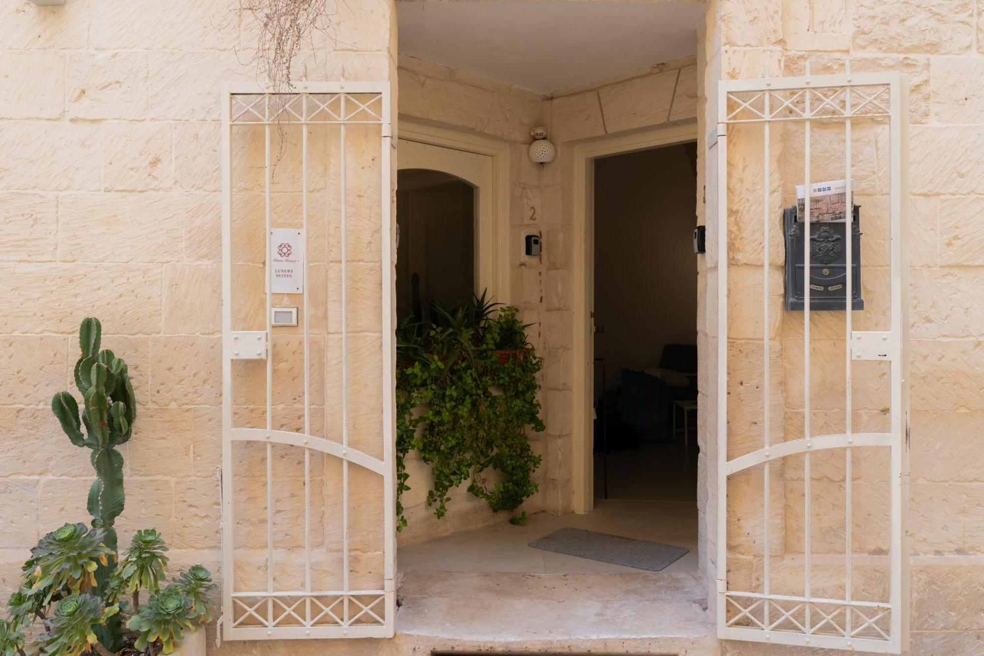 Dimora Barocca Luxury Suites Лече Екстериор снимка