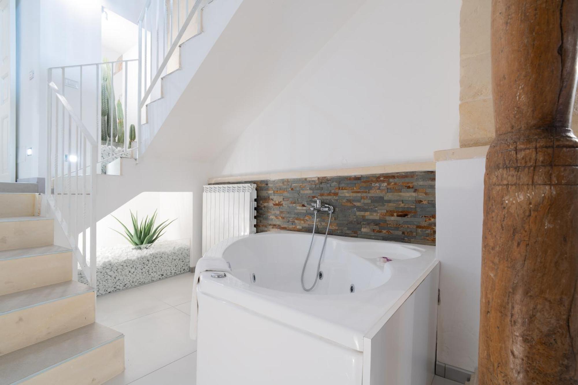 Dimora Barocca Luxury Suites Лече Екстериор снимка