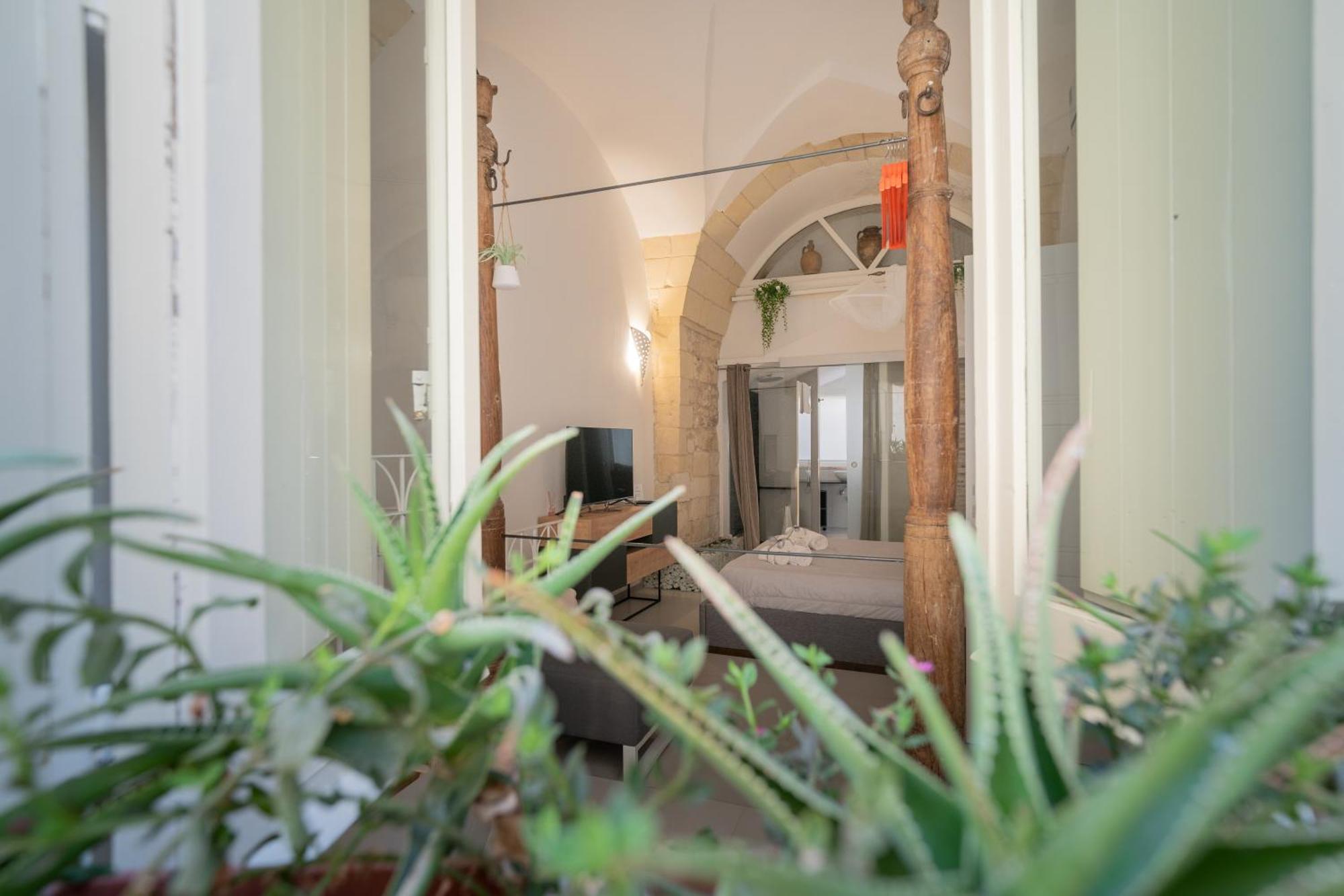 Dimora Barocca Luxury Suites Лече Екстериор снимка